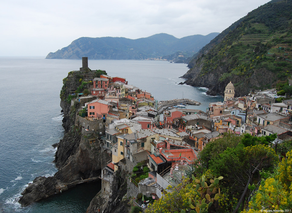 view-of-vernazza-cinque-terre-italy-copyright-ngaire-ackerley-2011